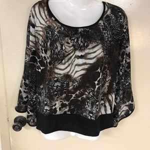 Vamp brand size 2x black and white blouse